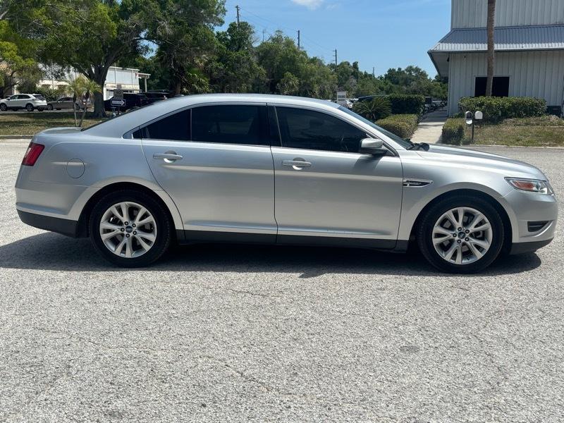 Ford Taurus SEL 2010