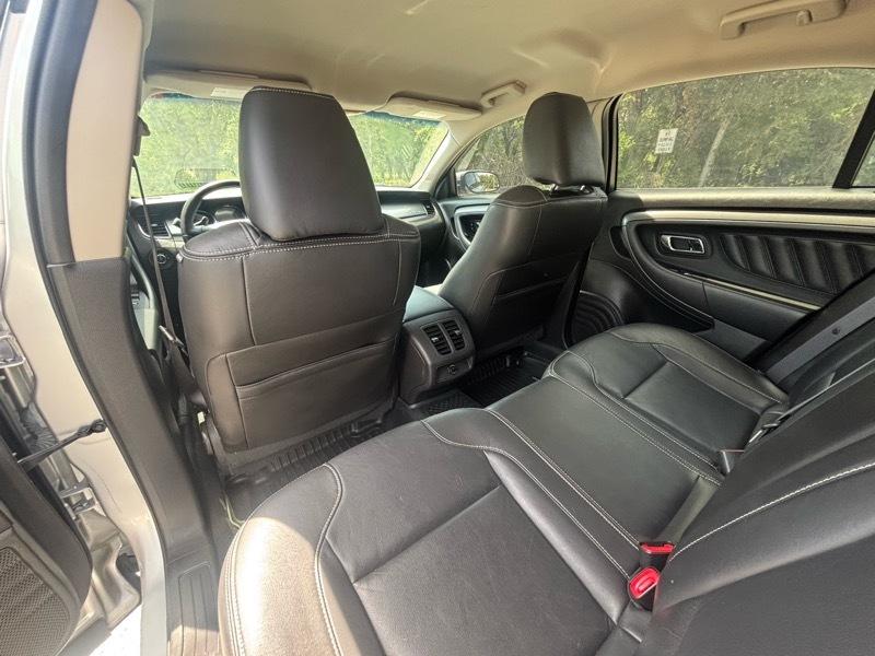 Ford Taurus SEL 2010