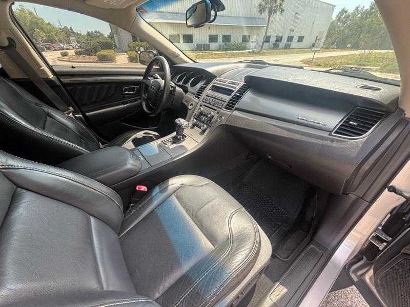 Ford Taurus SEL 2010