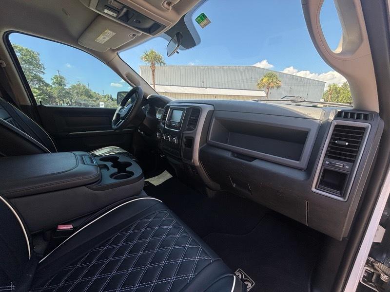 RAM 1500 Tradesman Quad Cab 4WD 2017