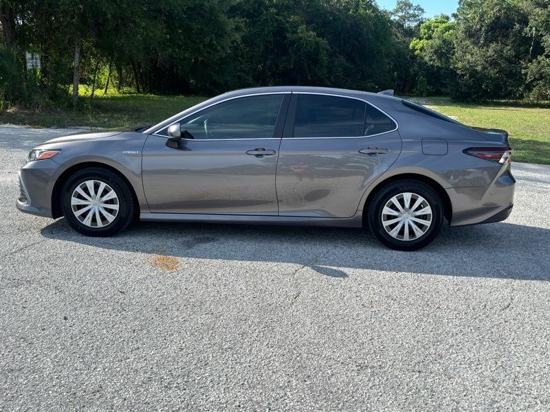 Toyota Camry Hybrid LE 2021