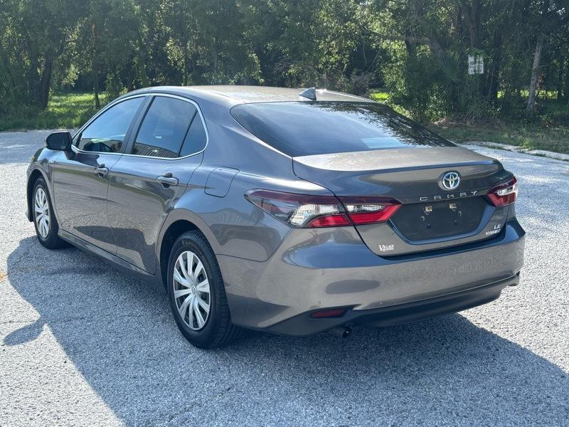 Toyota Camry Hybrid LE 2021
