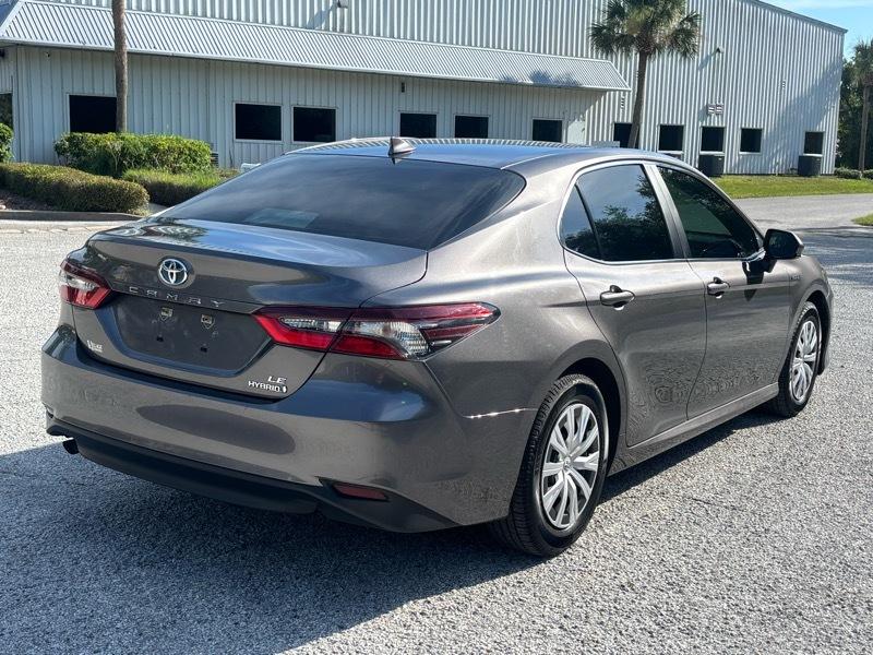 Toyota Camry Hybrid LE 2021