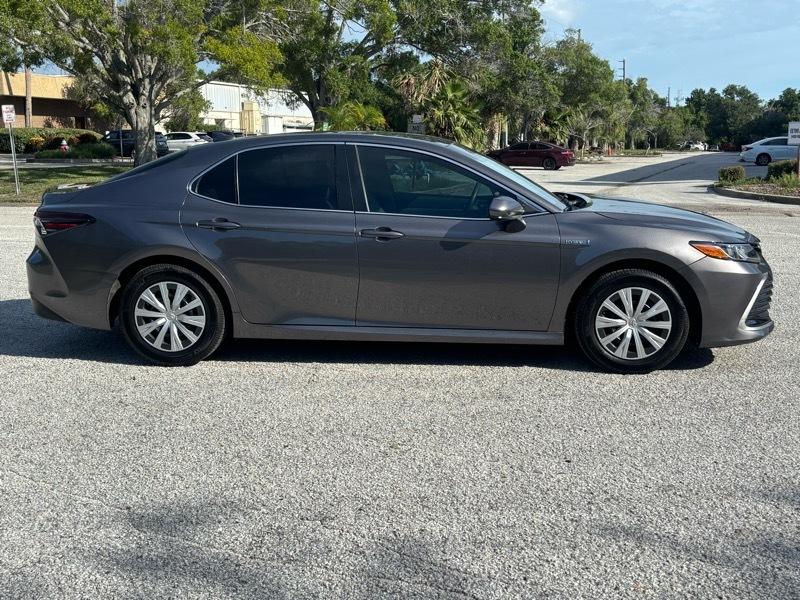 Toyota Camry Hybrid LE 2021