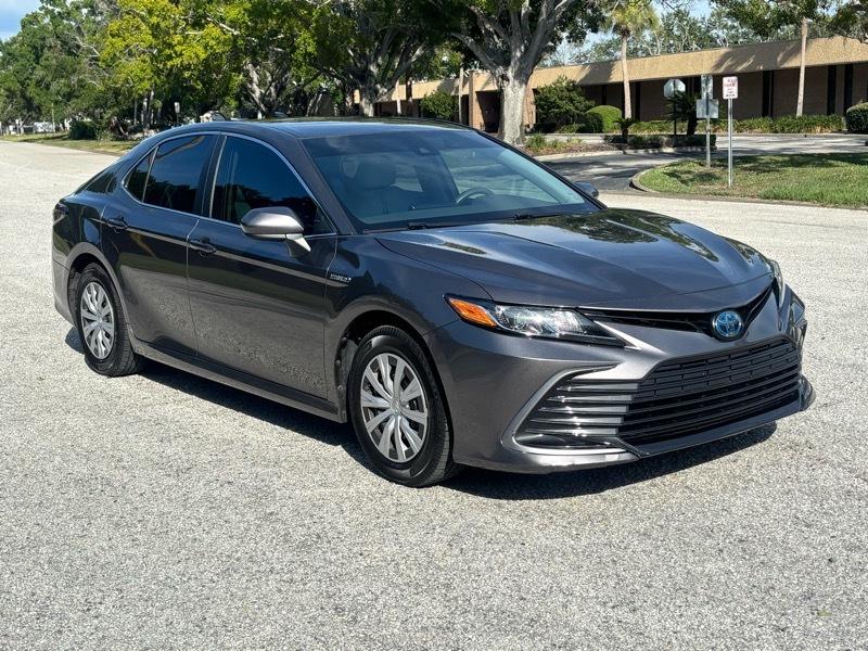Toyota Camry Hybrid LE 2021