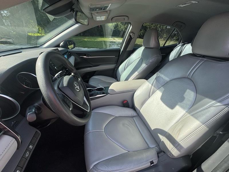 Toyota Camry Hybrid LE 2021