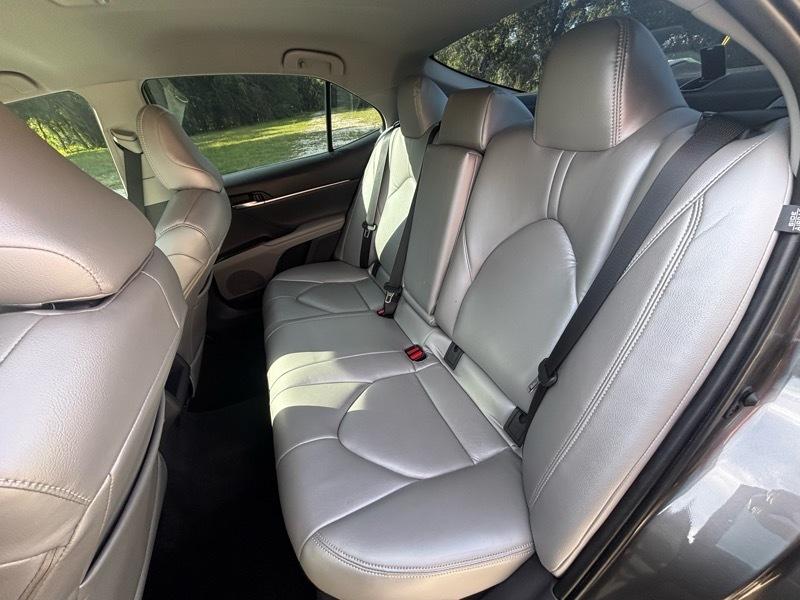 Toyota Camry Hybrid LE 2021