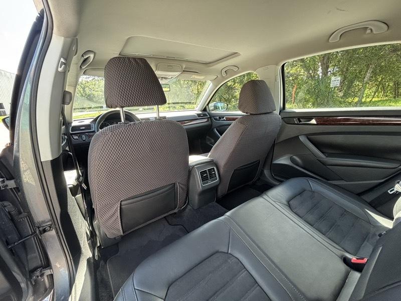 Volkswagen Passat 2.5L SEL Premium 2013