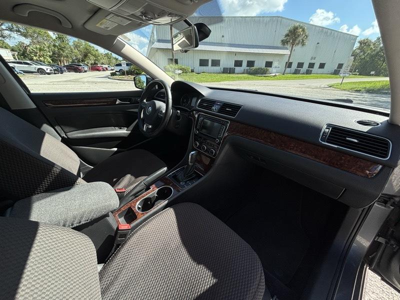 Volkswagen Passat 2.5L SEL Premium 2013