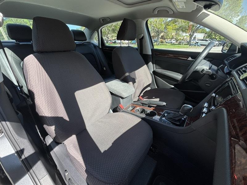 Volkswagen Passat 2.5L SEL Premium 2013