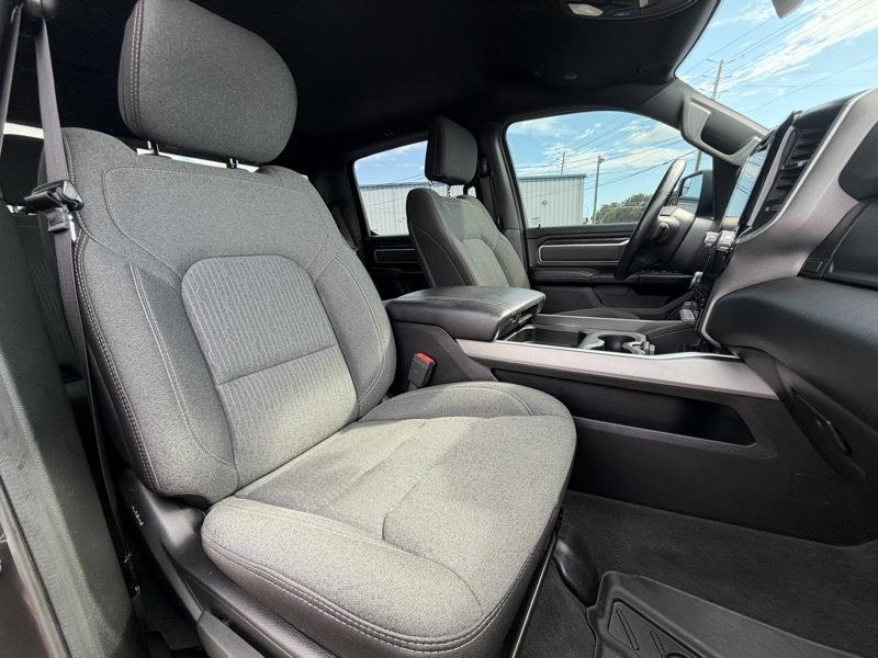 RAM 1500 Big Horn Crew Cab 4WD 2020