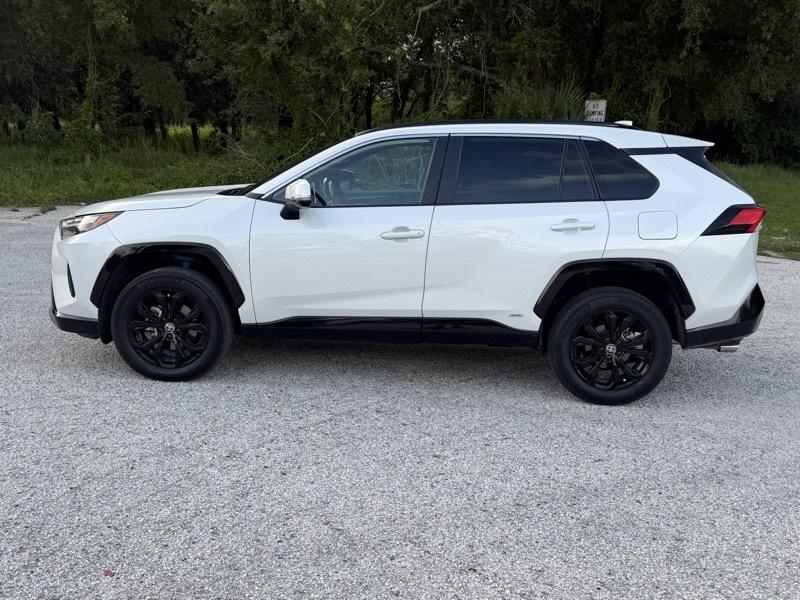 Toyota RAV4 Hybrid SE AWD 2023