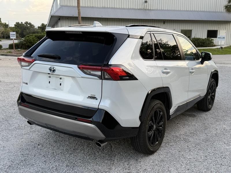 Toyota RAV4 Hybrid SE AWD 2023