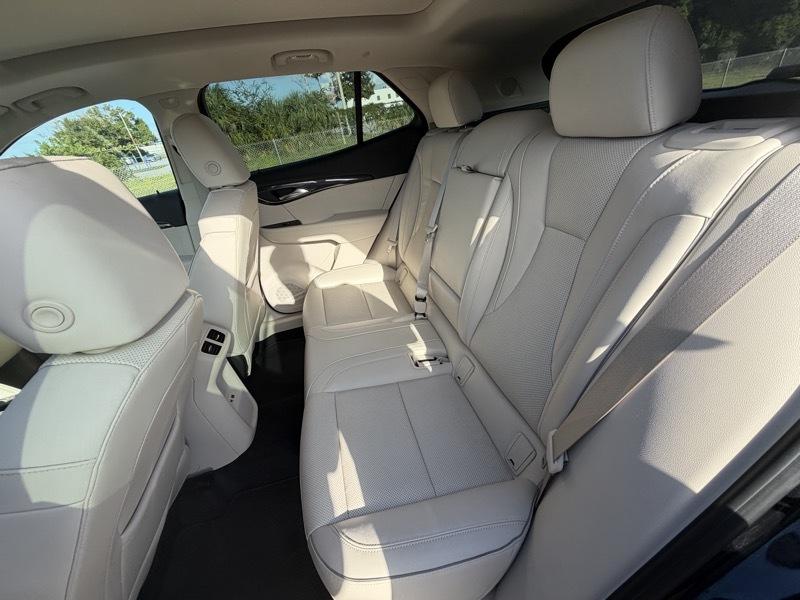 Buick Envision Essence 2021