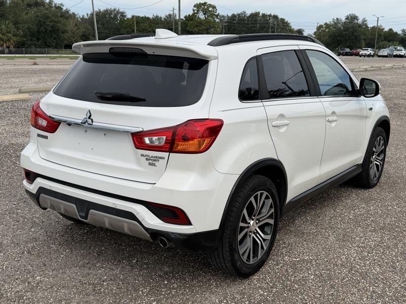 Mitsubishi Outlander Sport  2018