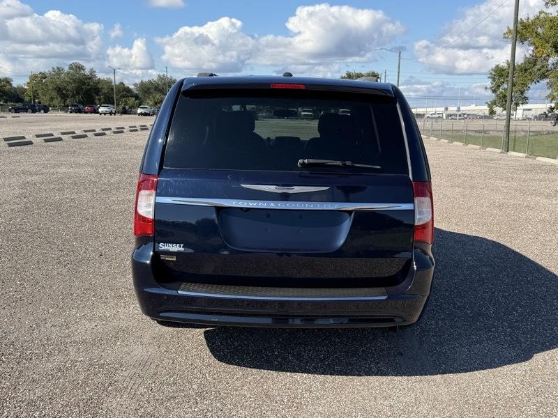 Chrysler Town & Country Touring 2016
