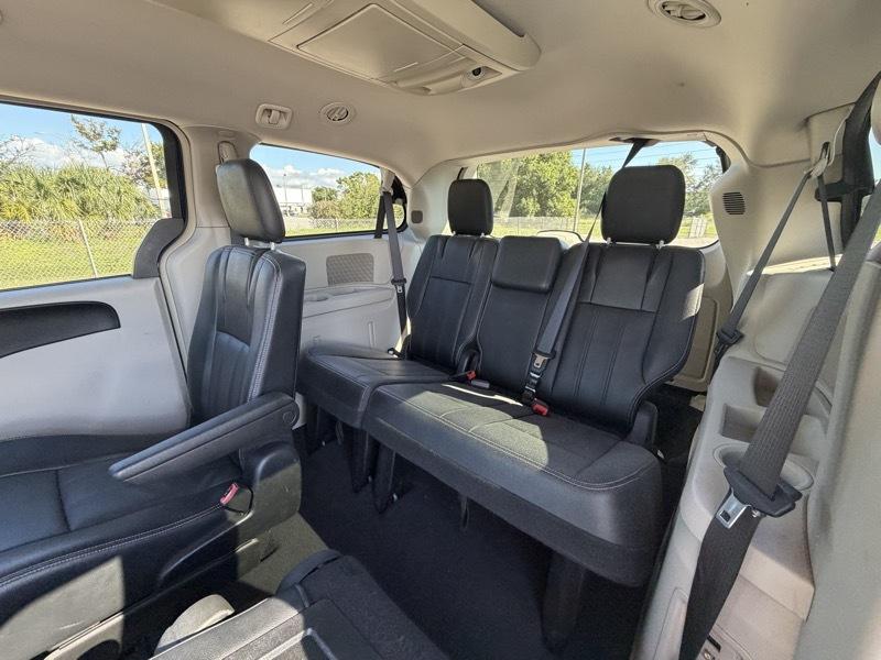 Chrysler Town & Country Touring 2016