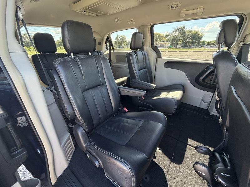 Chrysler Town & Country Touring 2016