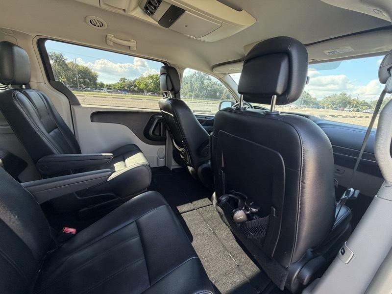 Chrysler Town & Country Touring 2016