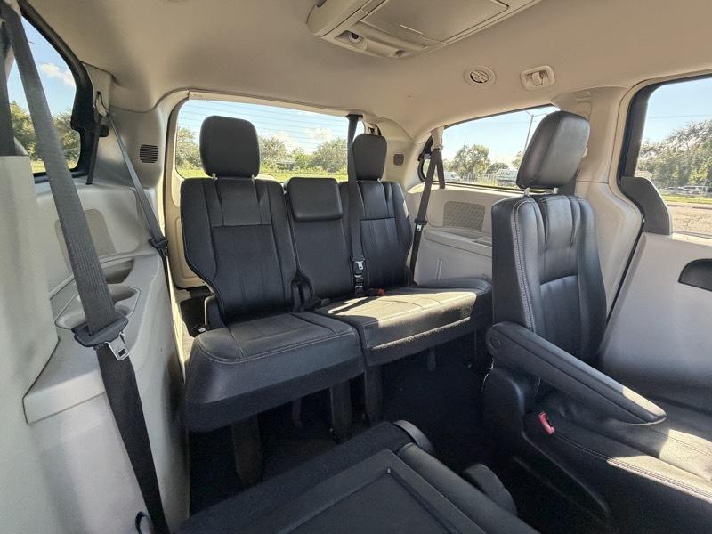 Chrysler Town & Country Touring 2016
