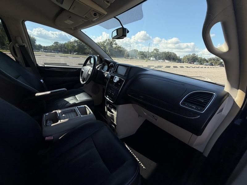Chrysler Town & Country Touring 2016