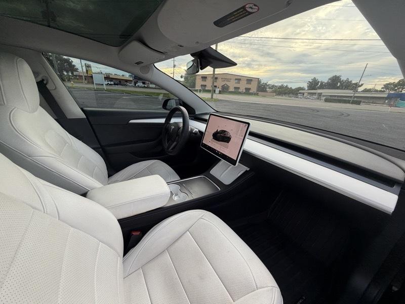 Tesla Model 3  2023