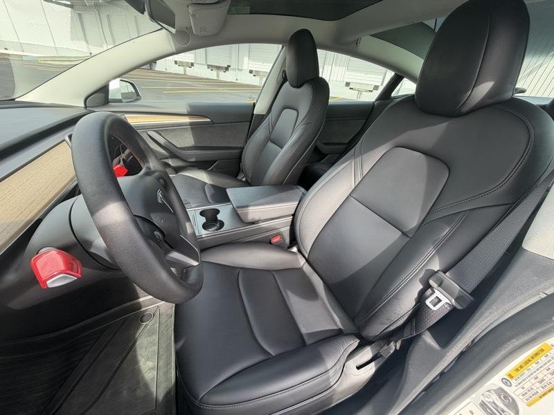 Tesla Model 3  2023