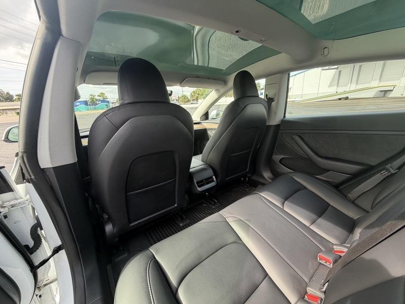 Tesla Model 3  2023