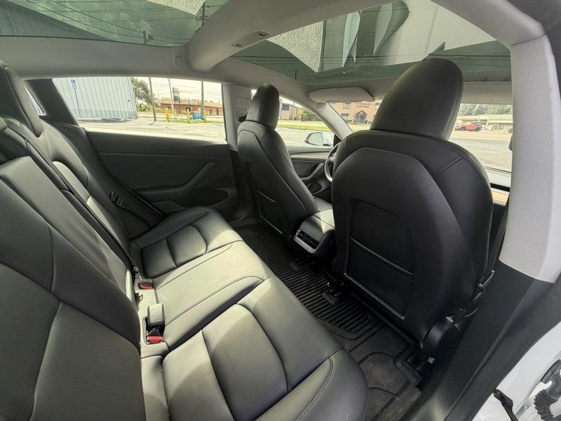 Tesla Model 3  2023