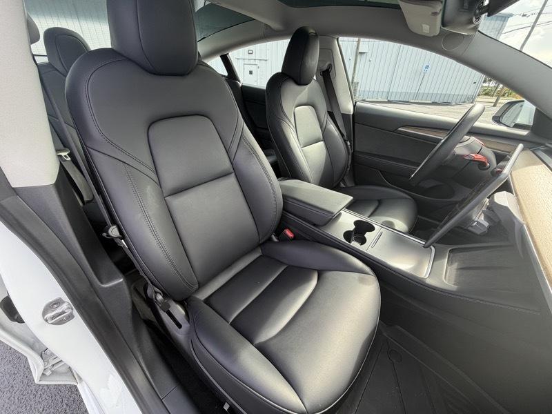Tesla Model 3  2023
