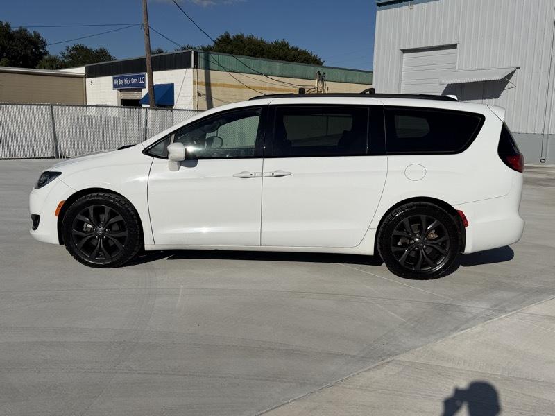 Chrysler Pacifica Touring Plus 2019