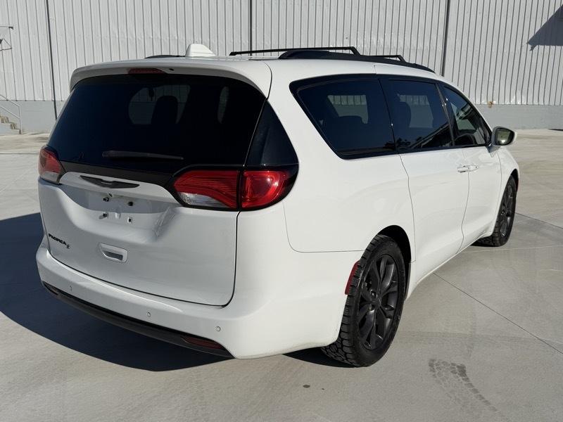Chrysler Pacifica Touring Plus 2019