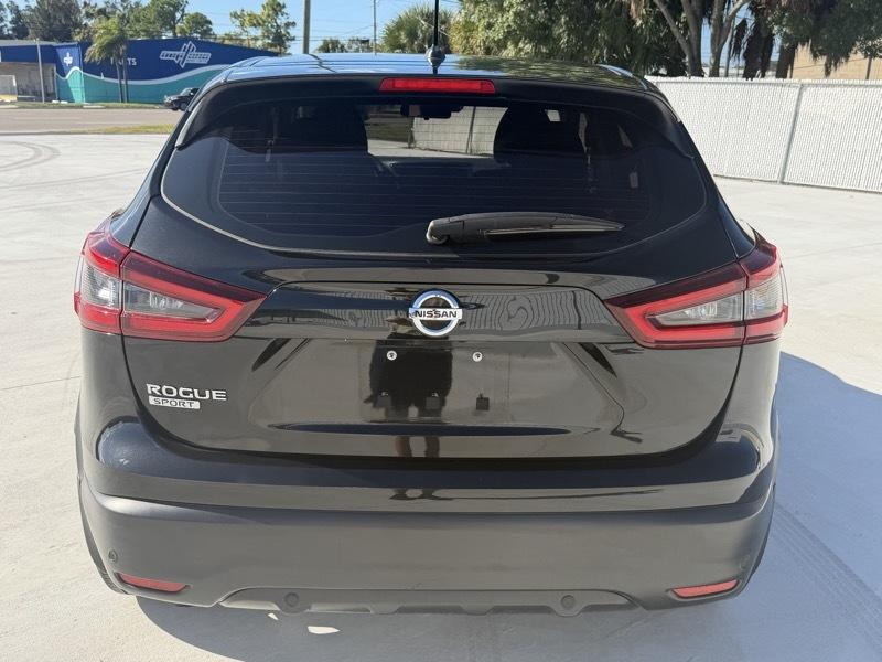 Nissan Rogue Sport S 2021