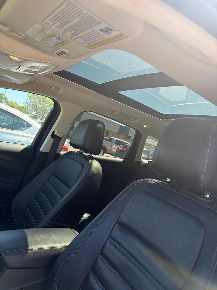 Ford Escape Titanium 4WD 2017