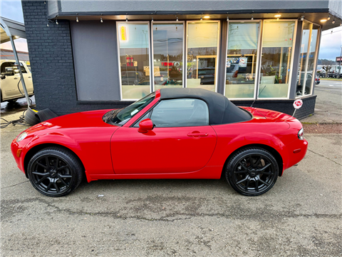 2006 Mazda MX-5 Miata 