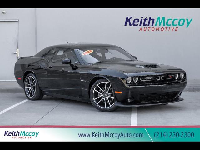Black 2022 Dodge Challenger Coupe Rear-Wheel Drive