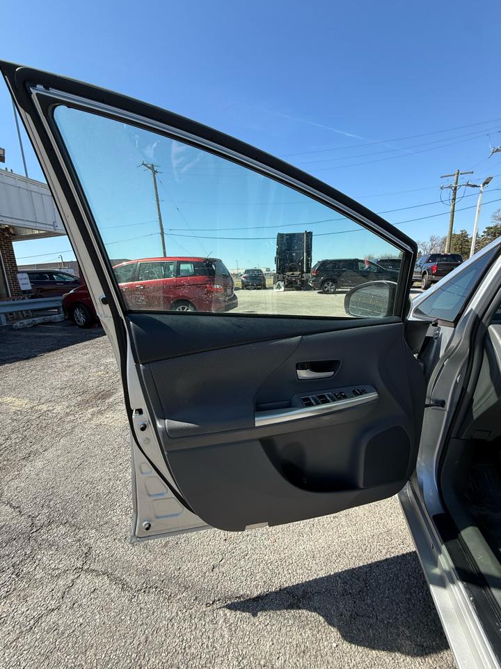 Toyota Prius V Two 2012