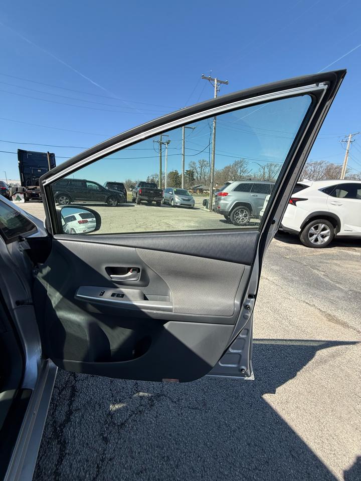 Toyota Prius V Two 2012