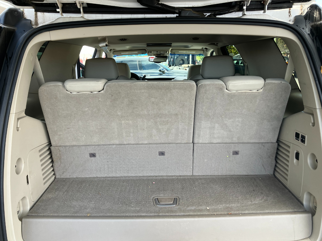 Cadillac Escalade Luxury 4WD 2016 Cadillac Escalade Luxury 4WD 2016