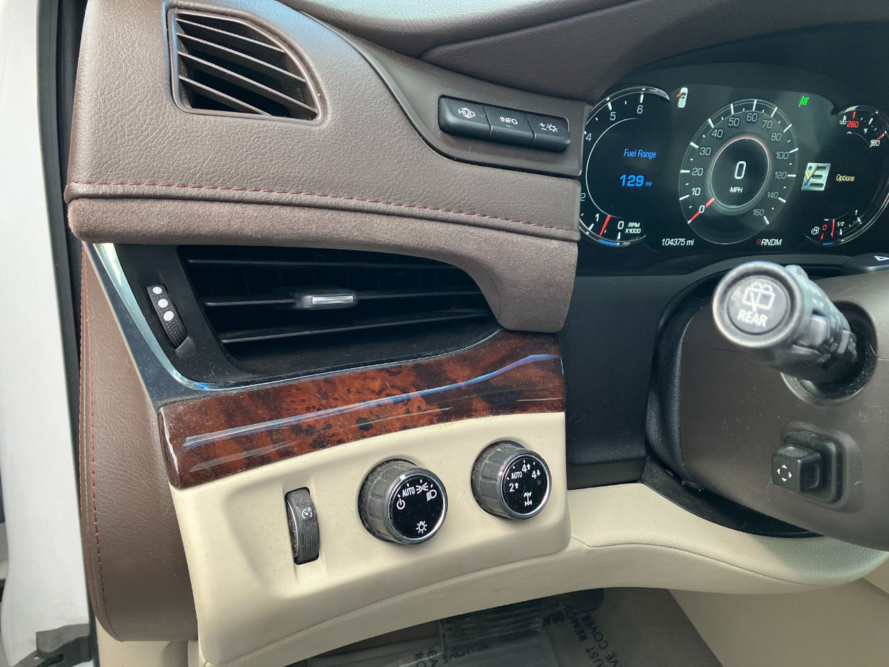 Cadillac Escalade Luxury 4WD 2016 Cadillac Escalade Luxury 4WD 2016