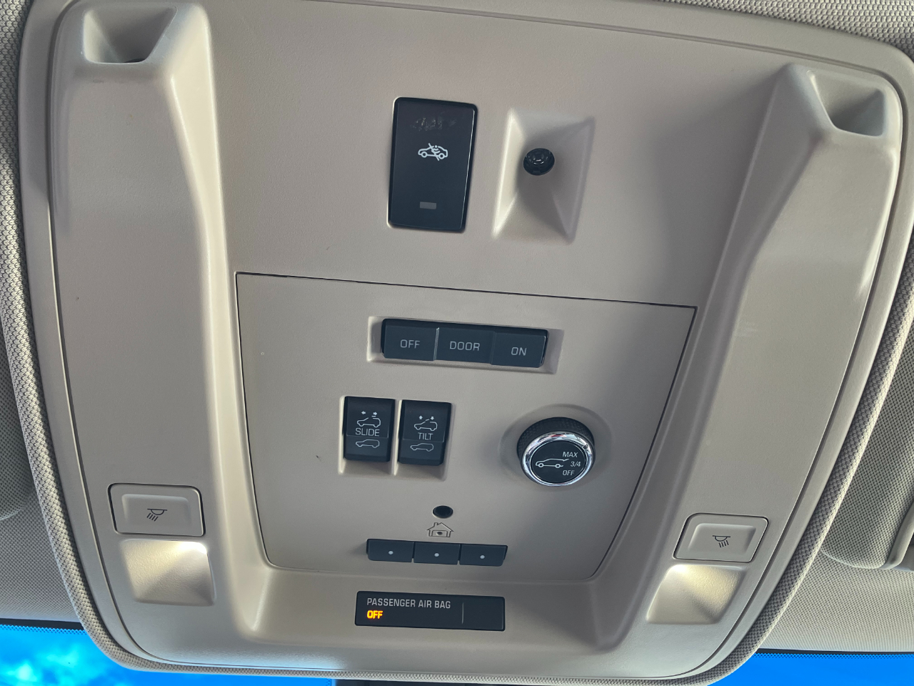 Cadillac Escalade Luxury 4WD 2016 Cadillac Escalade Luxury 4WD 2016