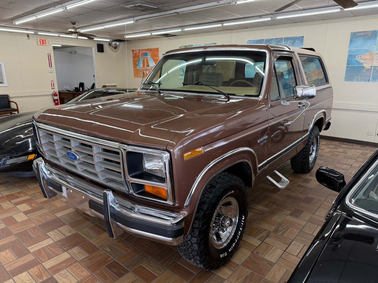 1984 Ford Bronco photo 2