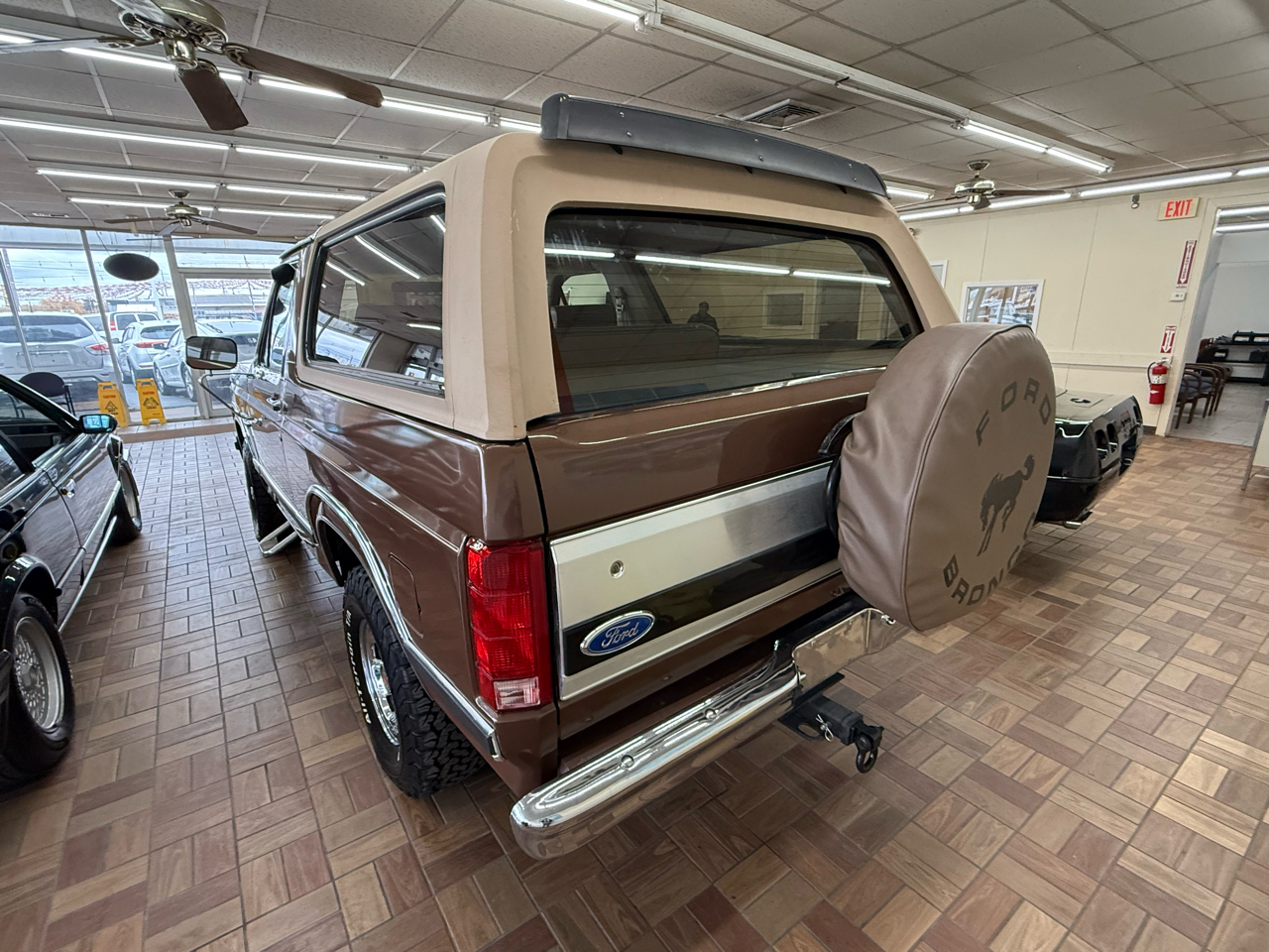 1984 Ford Bronco photo 4