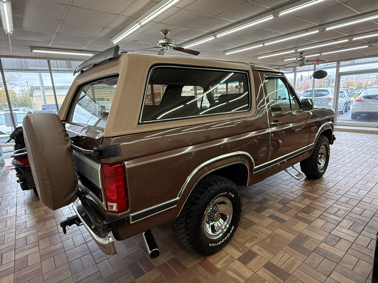 Ford Bronco 4WD 1984