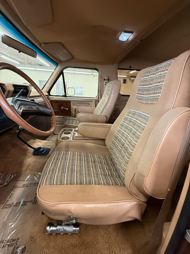 Ford Bronco 4WD 1984