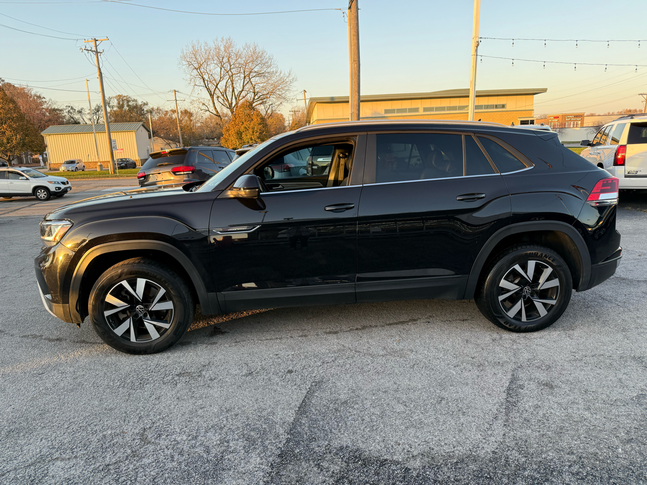 2020 Volkswagen Atlas Cross Sport SE photo 4
