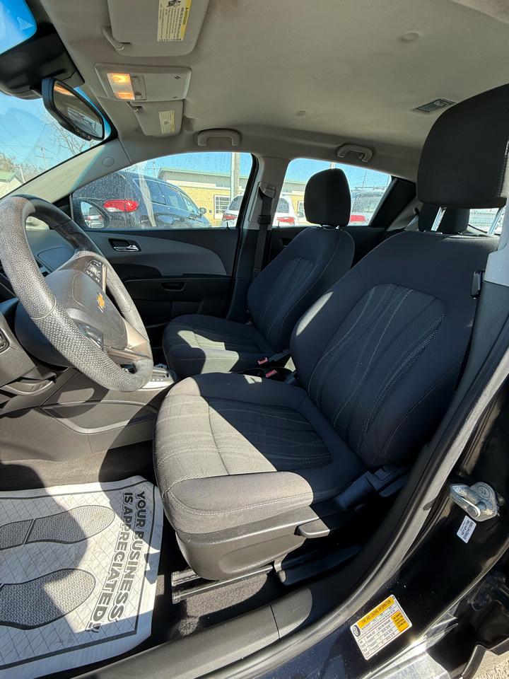 Chevrolet Sonic LT Auto 5-Door 2013