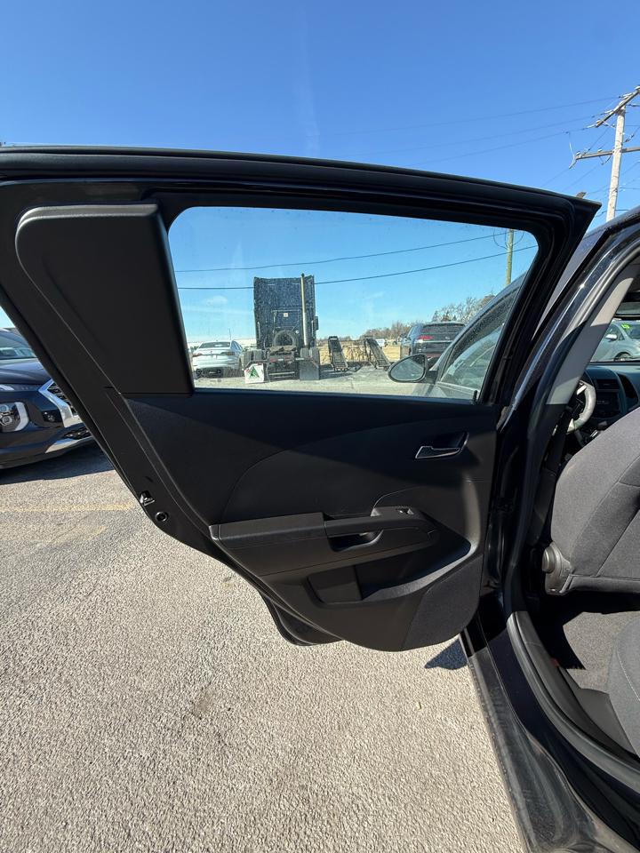 Chevrolet Sonic LT Auto 5-Door 2013