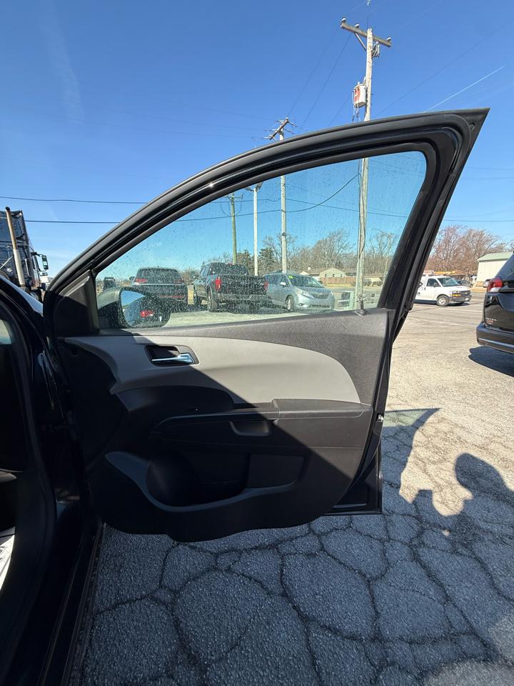 Chevrolet Sonic LT Auto 5-Door 2013