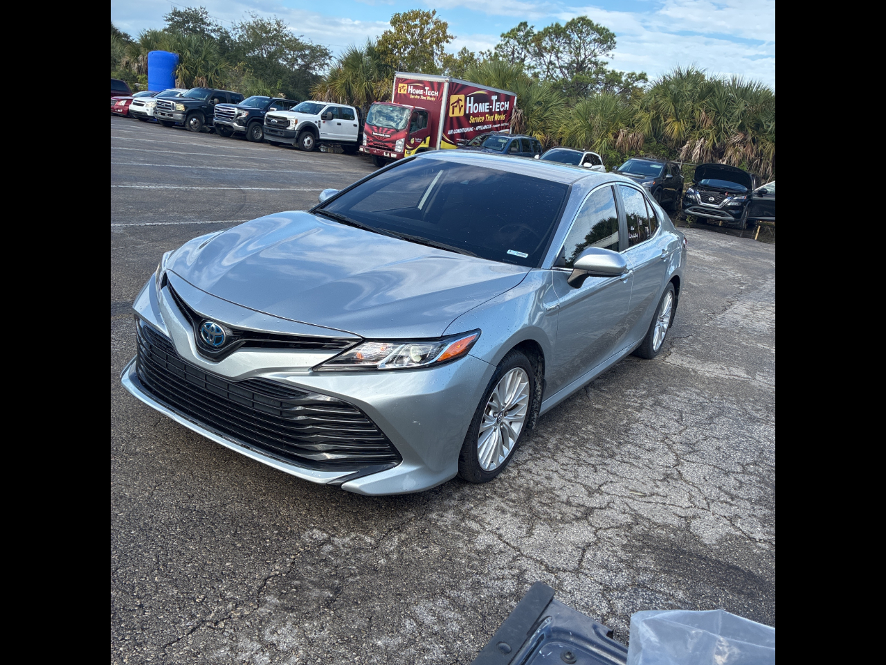 Toyota Camry Hybrid XLE 2019